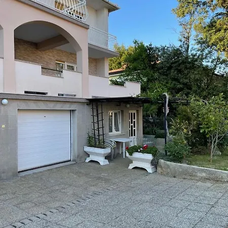Apartment Ive